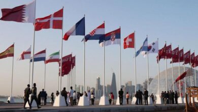 رفعت أعلام الدول المتأهلة لكأس العالم لكرة القدم في قطر 2022، على طول كورنيش الدوحة، وكان علم الدنمارك من بين هذه الأعلام.