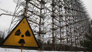 إن أنشطة الجنود الروس حول تشيرنوبيل يمكن أن تزيد الإشعاع النووي من المنطقة. بحسب الوزيرة الأوكرانية لإعادة إدماج الأراضي المحتلة.