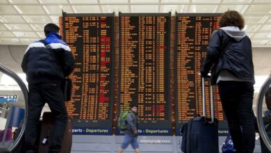 تم إلغاء مئات الرحلات الجوية في المطارات الدولية الرئيسية في ألمانيا نتيجة إضراب أكثر من ألف موظف من موظفي الفحص الأمني ومتعاملي الحقائب.