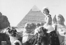 سفارة الدنمارك بمصر تهنئ الملكة مارجريت بعيد ميلادها بصورة من أمام الأهرامات