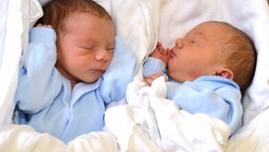 لأول مرة، يتصدر اسم Oscar قائمة أكثر الأسماء شعبية لحديثي الولادة.  بينما خرج اسما Sara وAlba  من قائمة أكثر الأسماء شعبية لهذا العام.