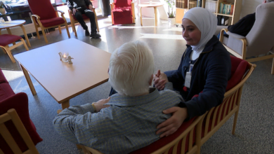دفعت ياسمين الجلود بإتقانها لعملها في مركز المسنين Hjørring رئيسة المركز إلى الترحيب بالاستعانة بالمزيد من العمال الأجانب.