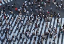 انتشرت المخاوف حول الوصول إلى 8 مليار نسمة بحلول الشهر القادم، وعادت فكرة المليار الذهبي إلى الطرح بوصفها الحل. لكن ما حقيقة ذلك؟
