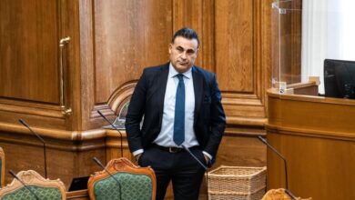 ناصر خضر يستقيل من البرلمان الدنماركي وينهي بذلك 25 عاماً قضاهم في Christiansborg وذلك مع العلم بأنه مستقل منذ 18 أغسطس إثر طرده من حزبه.