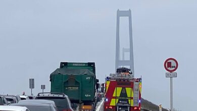 قام حادث إنقاذ على جسر Storebæltsbroen بعرقلة حركة السير صباحاً. حيث كانت هناك كيلومترات من طوابير الانتظار.