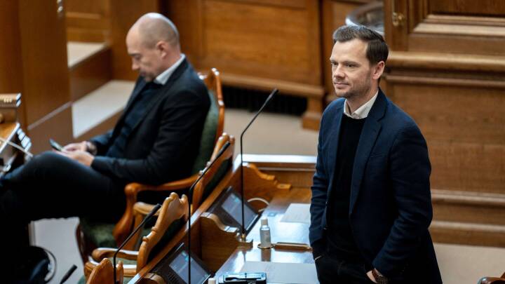 اقتحمت مجموعة غاضبة من النساء البرلمان الدنماركي للمطالبة بتمديد بدل الأطفال المؤقت قبل انتهاء مدته نهاية العام الجاري.