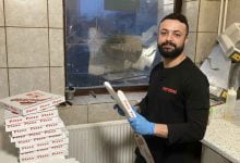 سيتم إرسال أحمد زانون وشقيقهم التوأم إلى العراق فقط لأن جدهما كان من العراض، ويتعرض اللاجئين السوريين إلى مواقف مشابهة باستمرار
