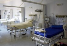 يشكل نظام المتابعة الصحية بعد تخريج المريض من المشفى إلى منزله قسم مهم من خطة العلاج، وهو ما لا تكترث له المشافي الخاصة.