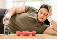 تشغل خسارة الوزن الزائد أذهان الكثيرين عندما يتعلق الأمر بالعام الجديد. إذ يرغب الكثيرون بشدة بالالتزام بالحميات الصارمة والتمارين الشديدة